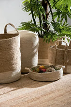 Cargar imagen en el visor de la galería, Cesta decorativa de yute natural blanqueado 80 l de 50x40x50 cm
